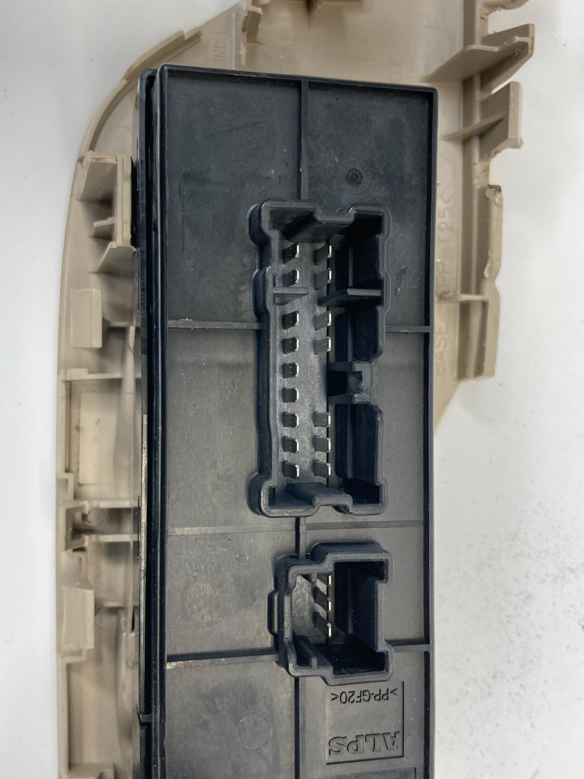 2013-2018 Nissan Altima Front Left Driver Master Door Window Switch 25401-3TA4A