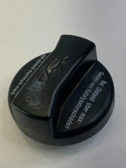 1998-2014 98-14 VOLKSWAGEN BEETLE ENGINE OIL FILLER FILL PLASTIC BLACK CAP OEM