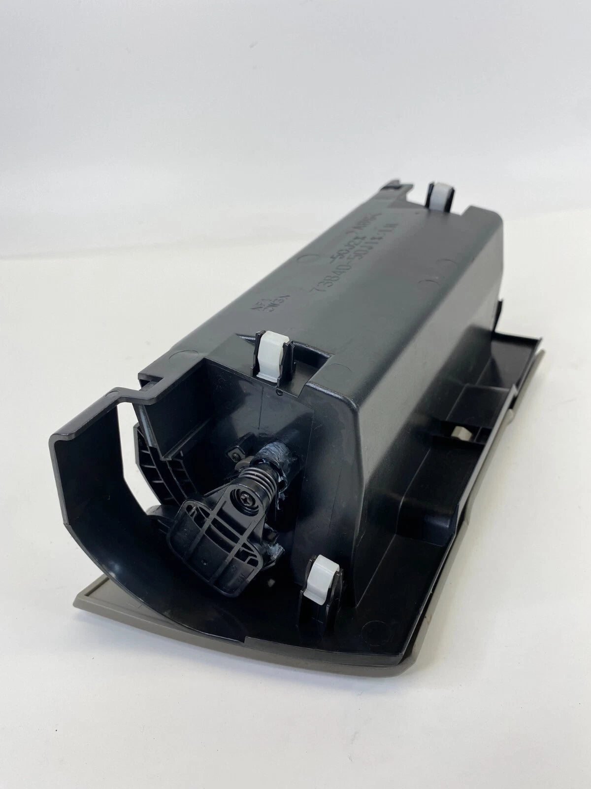 2003 2004 2005 2006 SUZUKI XL-7 CENTER DASH STORAGE COMPARTMENT 73840-50J1 OEM