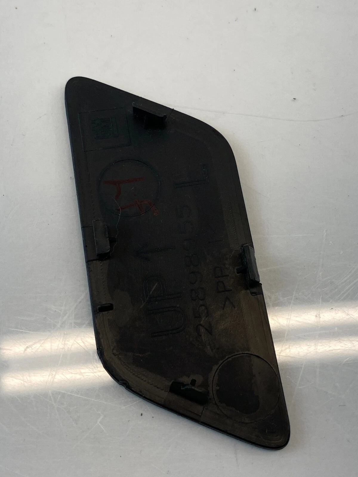 2010-2017 CHEVROLET EQUINOX FRONT LEFT SIDE INNER DOOR SCREW TRIM COVER 25898955