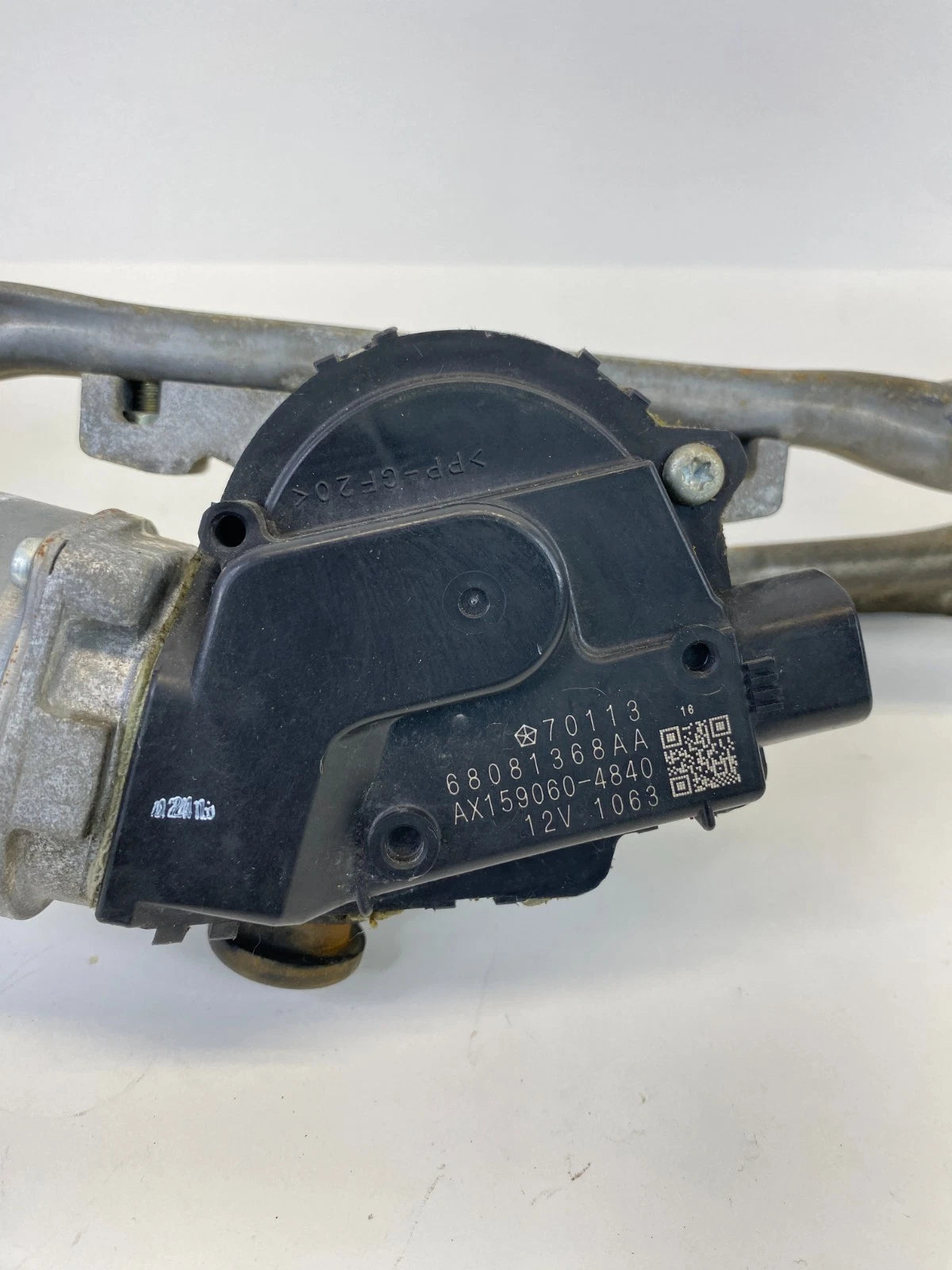 2013 14 15 2016 DODGE DART FRONT WINDSHIELD WIPER MOTOR W LINKAGE 68081368AA