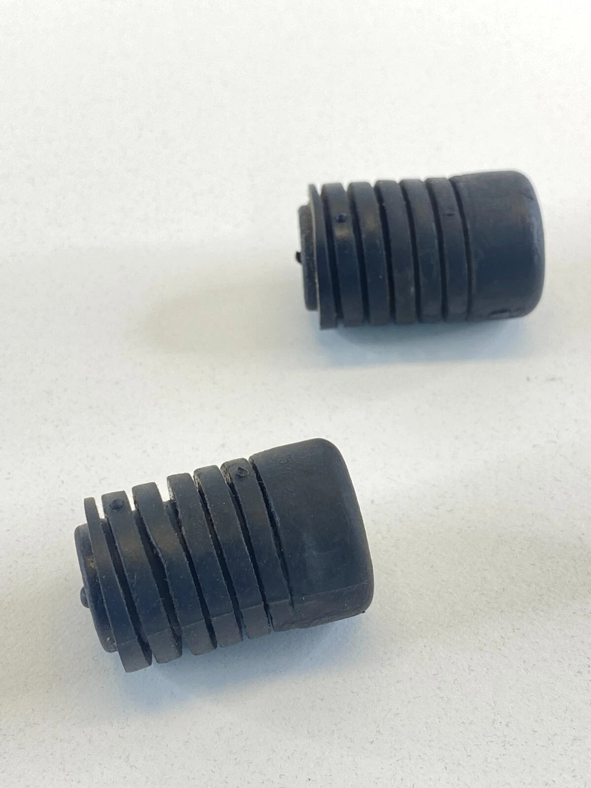 2001-2016 HYUNDAI ELANTRA FRONT HOOD ADJUSMENT RUBBER BUMPER STOP SET PAIR OEM