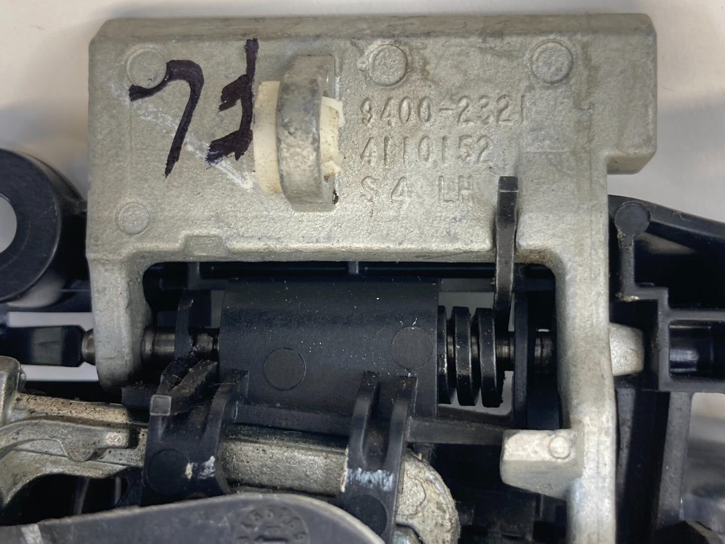 13 14 15 16 Chevrolet Cruze Front Left Side Exterior Door Handle 94002321 OEM