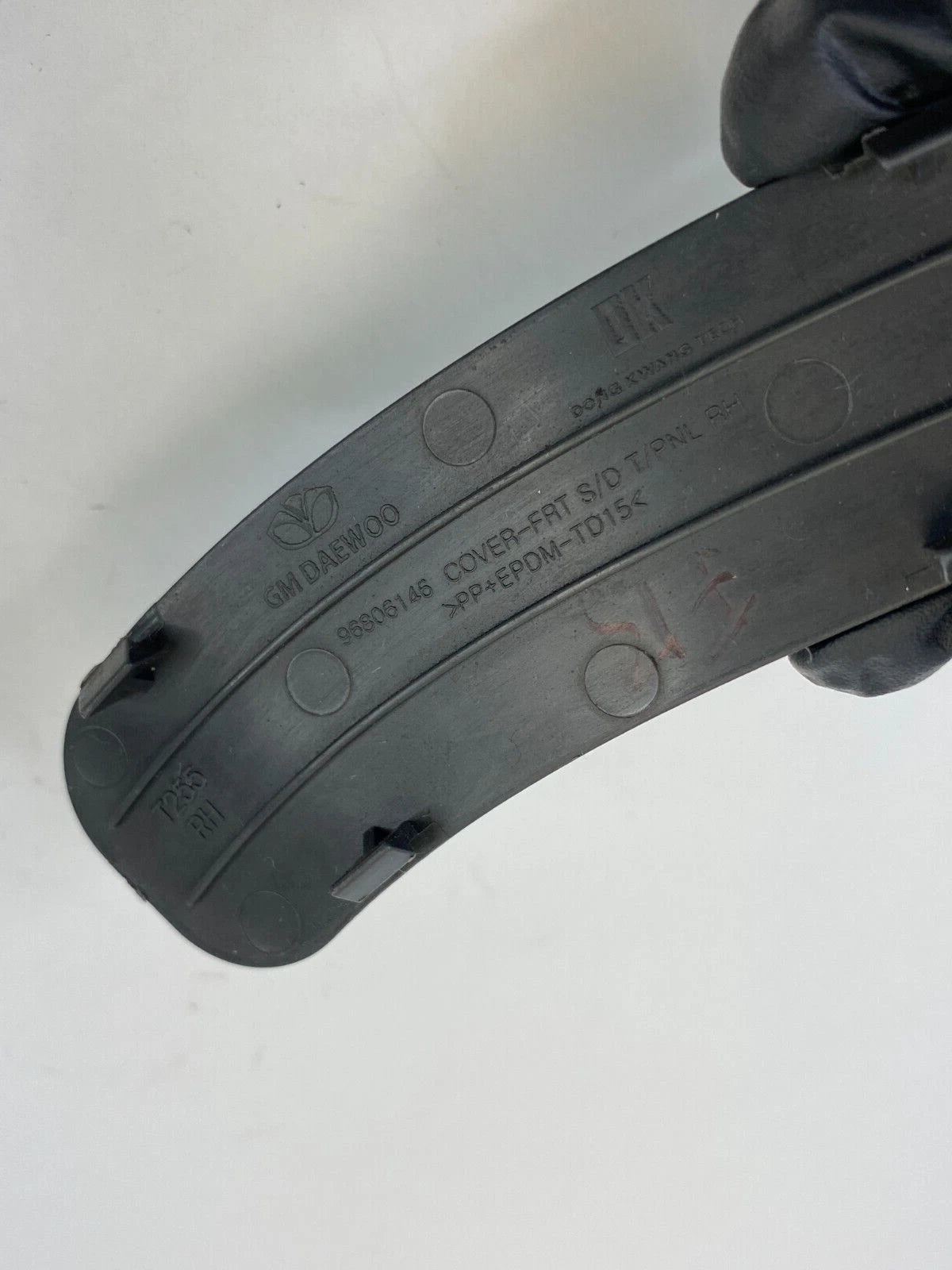 09-11 CHEVROLET AVEO5 FRONT RIGHT PASSENGER INTERIOR DOOR HANDLE COVER BEZEL OEM