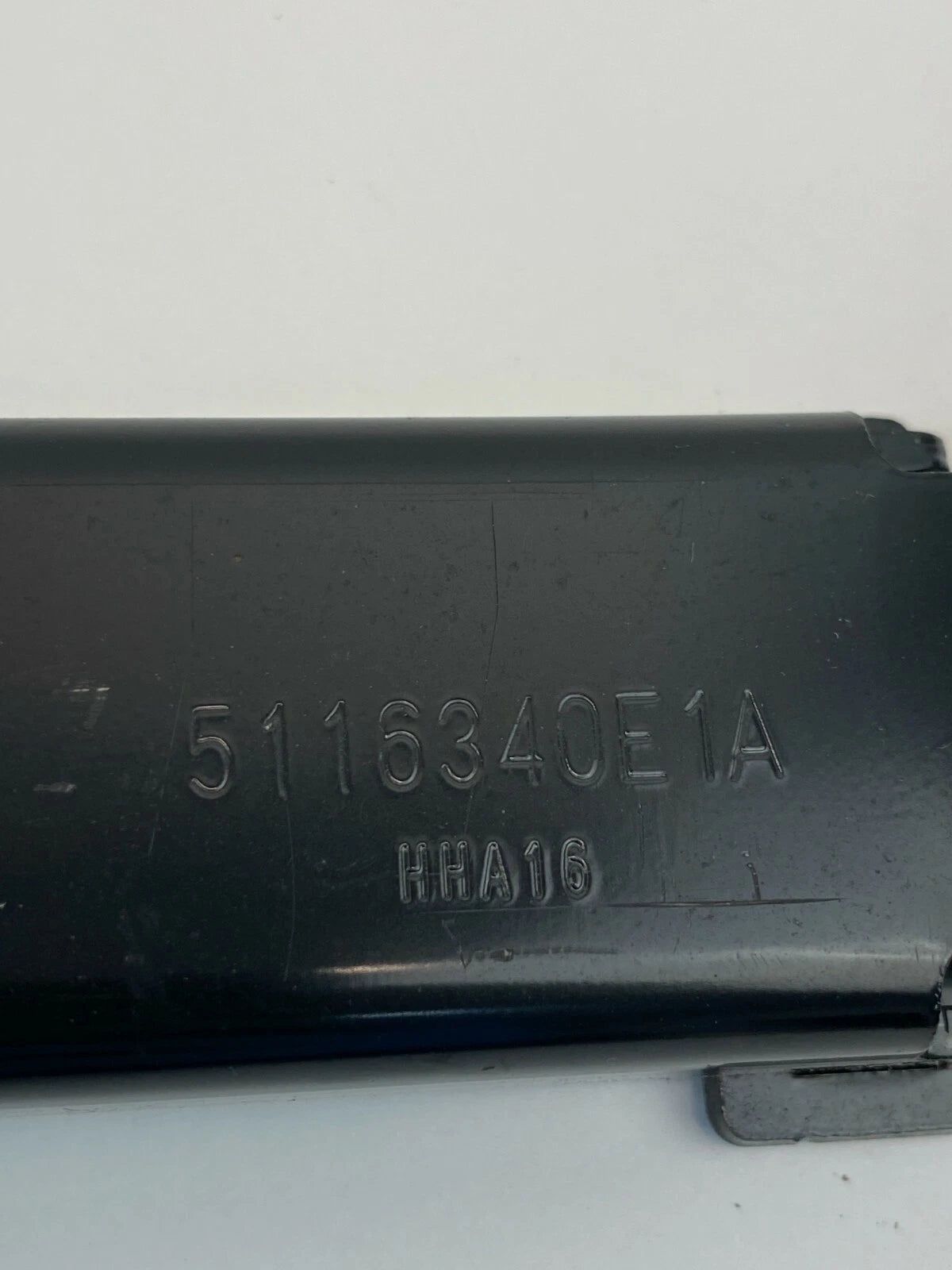 2007-2011 HYUNDAI ACCENT HATCHBACK SEAT BELT ADJUSTER ASSEMBLY 5116340E1A OEM