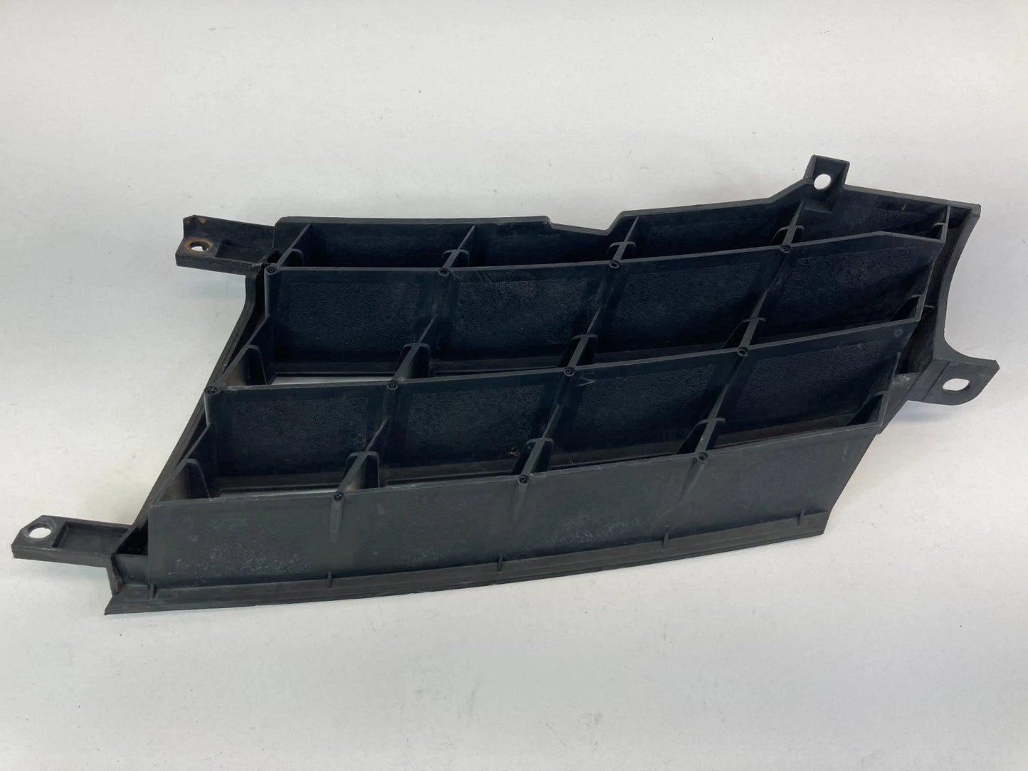 2008-2010 NISSAN ROGUE FRONT RIGHT BUMPER GRILL GRILLE INSERT TRIM STIFFENER