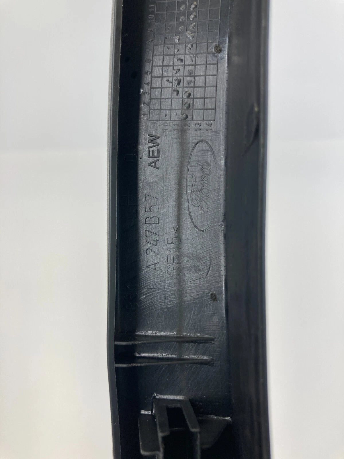 2012-2018 FORD FOCUS REAR LEFT DOOR WINDOW TRIM BEZEL TRIM BM51-A247B57-AEW OEM