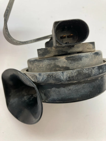 2006-2010 VOLKSWAGEN PASSAT SEDAN LOW NOTE TONE SIGNAL HORN & BRACKET 3C0951221