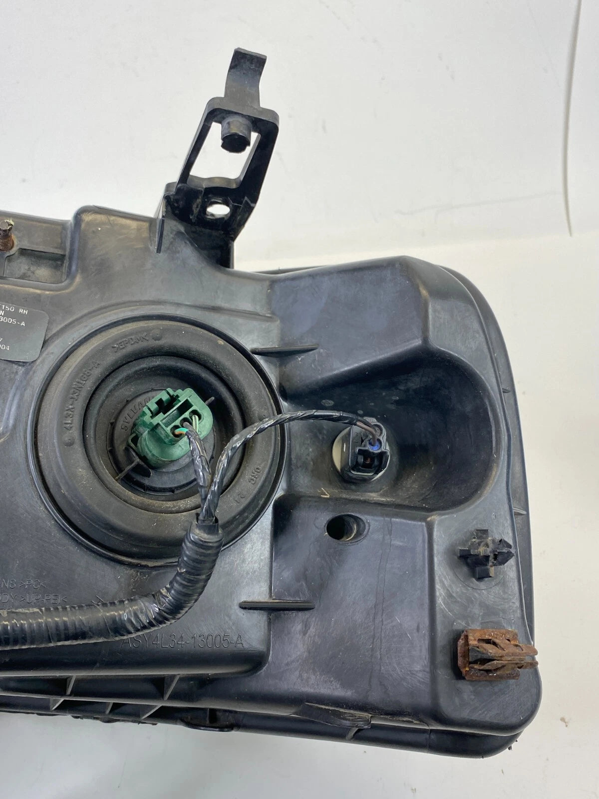 2004-2008 FORD F-150 FRONT RIGHT PASSENGER HEADLIGHT HEADLAMP 4L3X-13005-A OEM