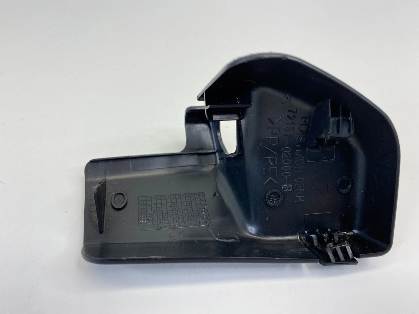 03-08 TOYOTA COROLLA FRONT RIGHT INNER SEAT TRACK END COVER TRIM 72157-02060-B