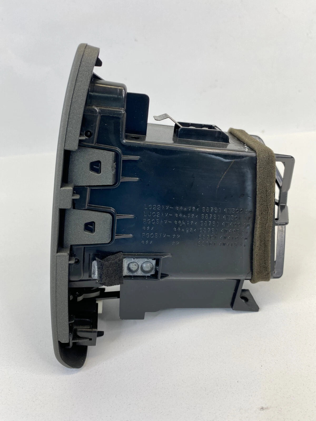2001-2003 INFINITI QX4 FRONT LH DRIVER SIDE DASH AC AIR VENT OEM 68761-4W300