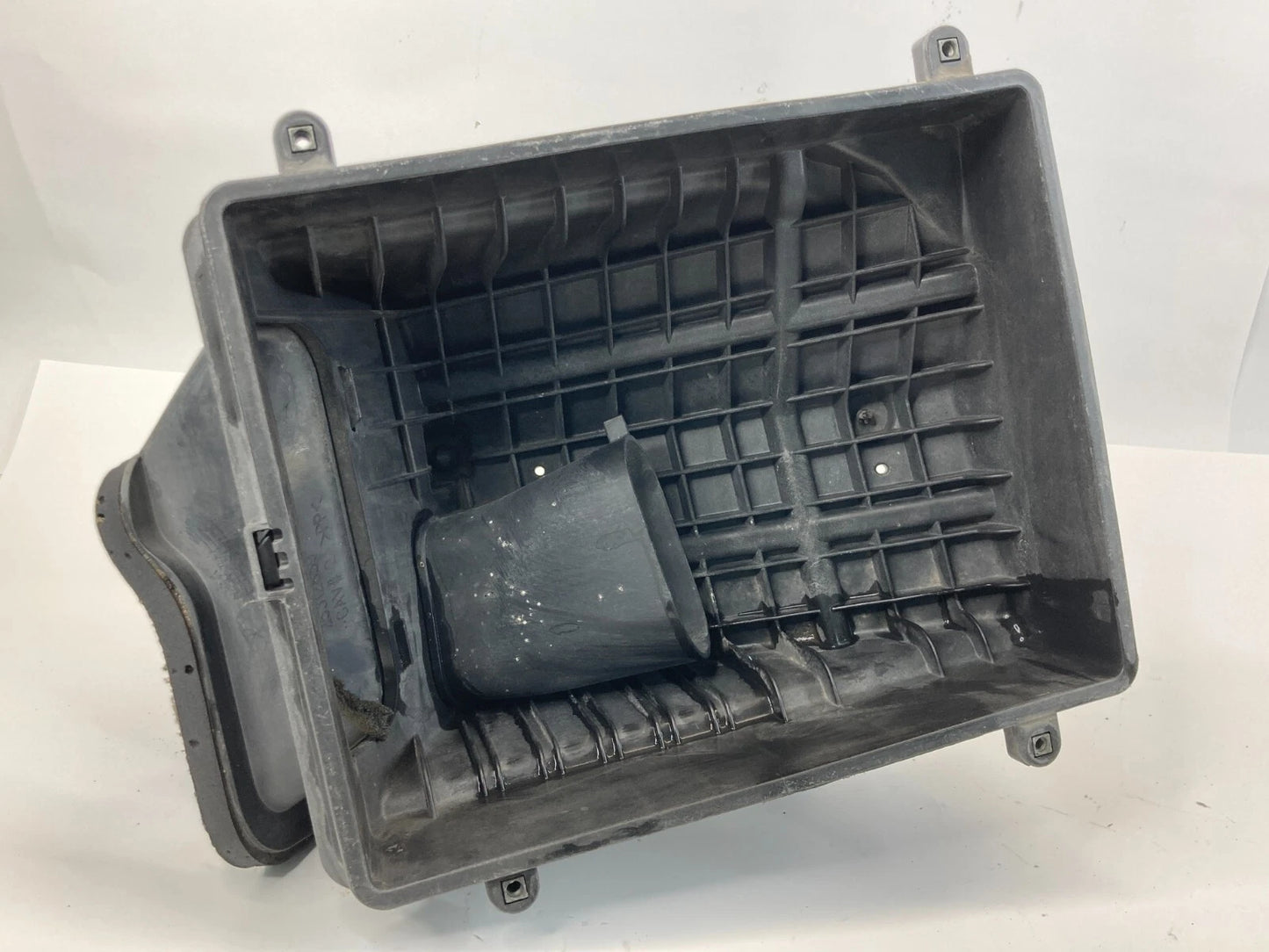 99-07 CHEVY SILVERADO 1500 AIR CLEANER INTAKE LOWER HOUSING COVER 25312859 OEM