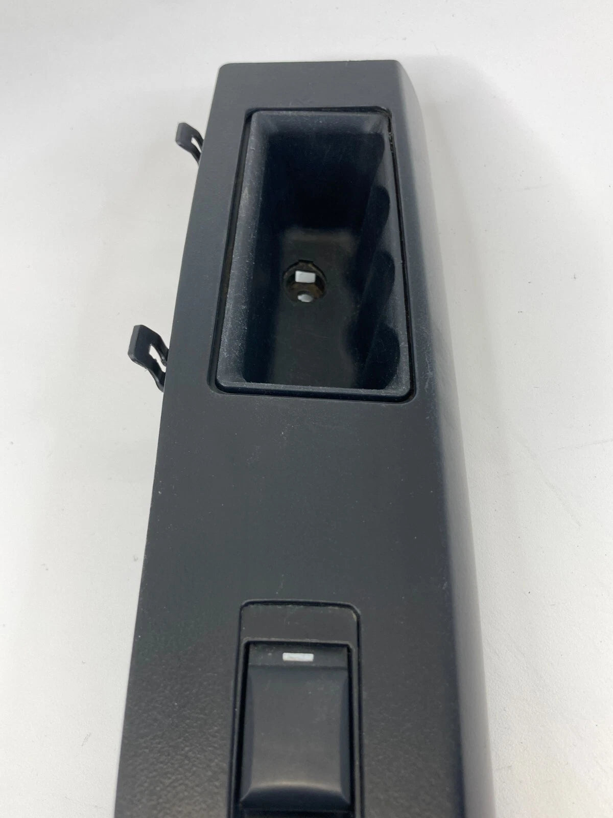 2011-2017 JEEP PATRIOT REAR RIGHT DOOR WINDOW CONTROL SWITCH W/ TRIM OEM