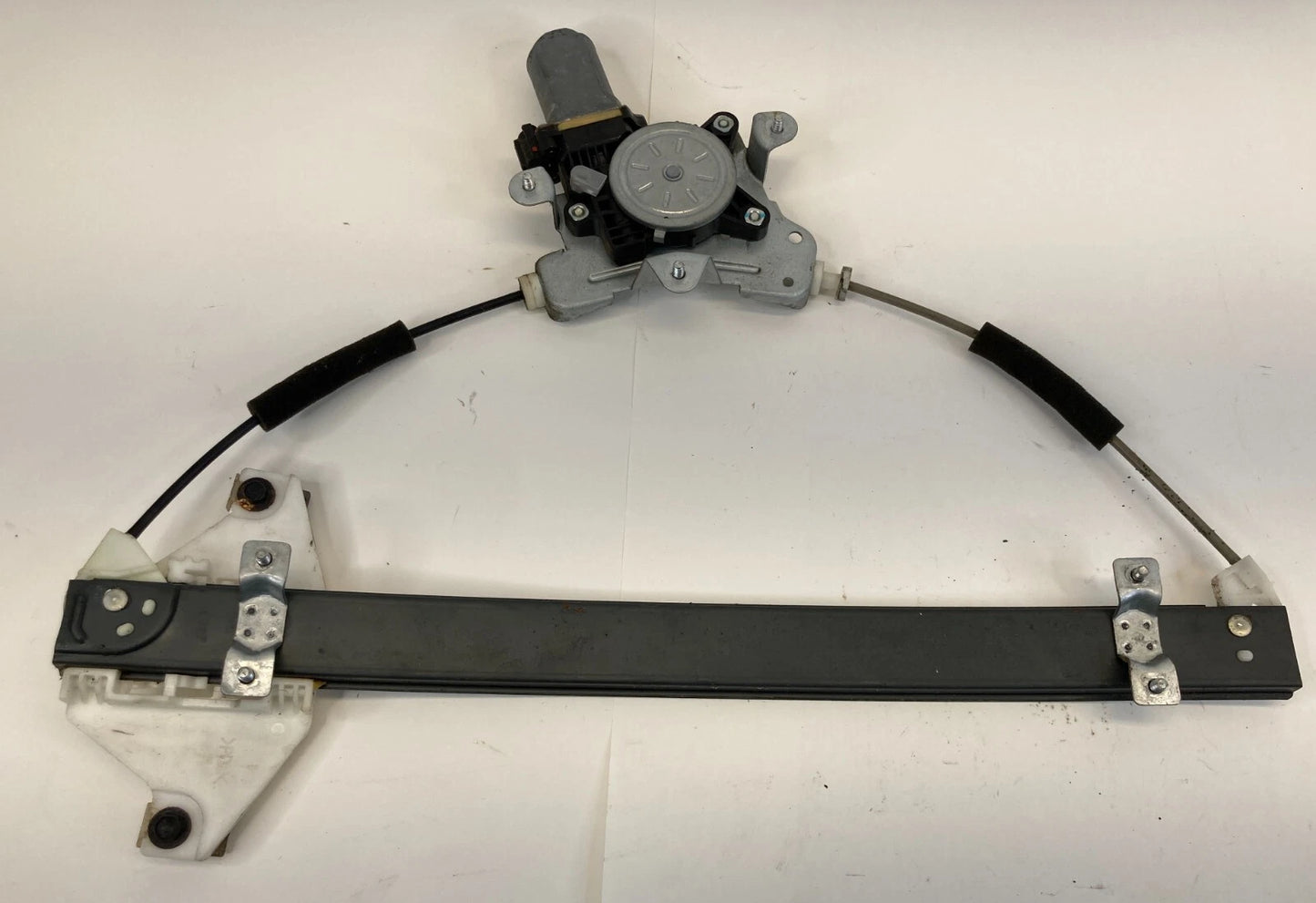 2008-2010 SATURN VUE FRONT LEFT DOOR POWER WINDOW REGULATOR W/ MOTOR OEM