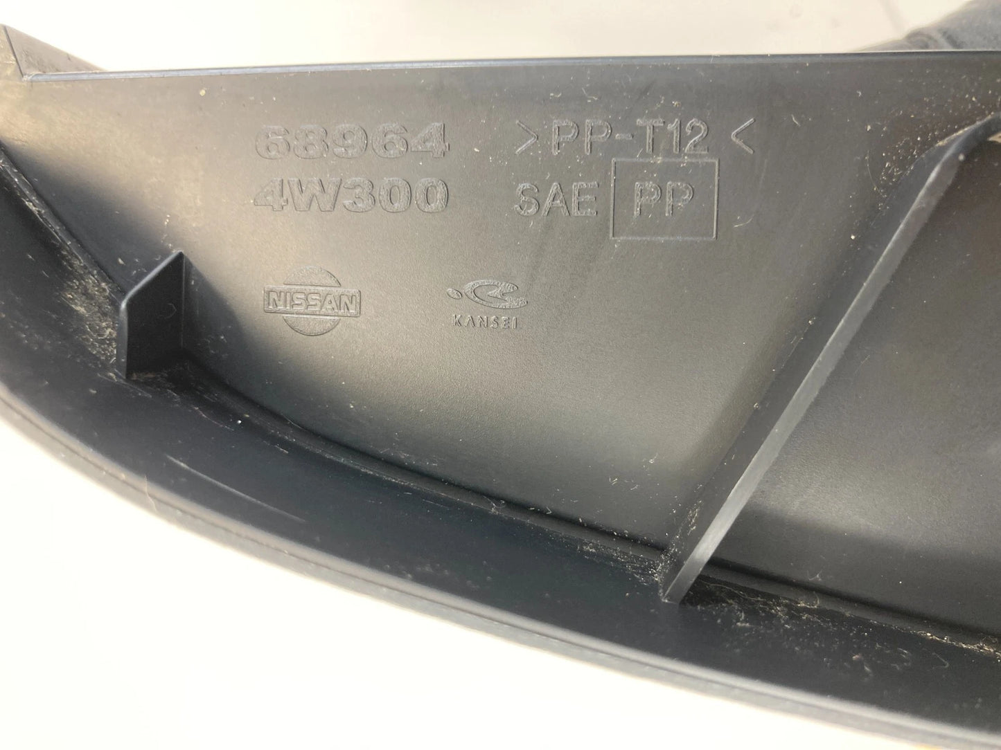 2001-2004 NISSAN PATHFINDER INTERIOR DASH FUSE BOX DOOR LID COVER 68964-4W300
