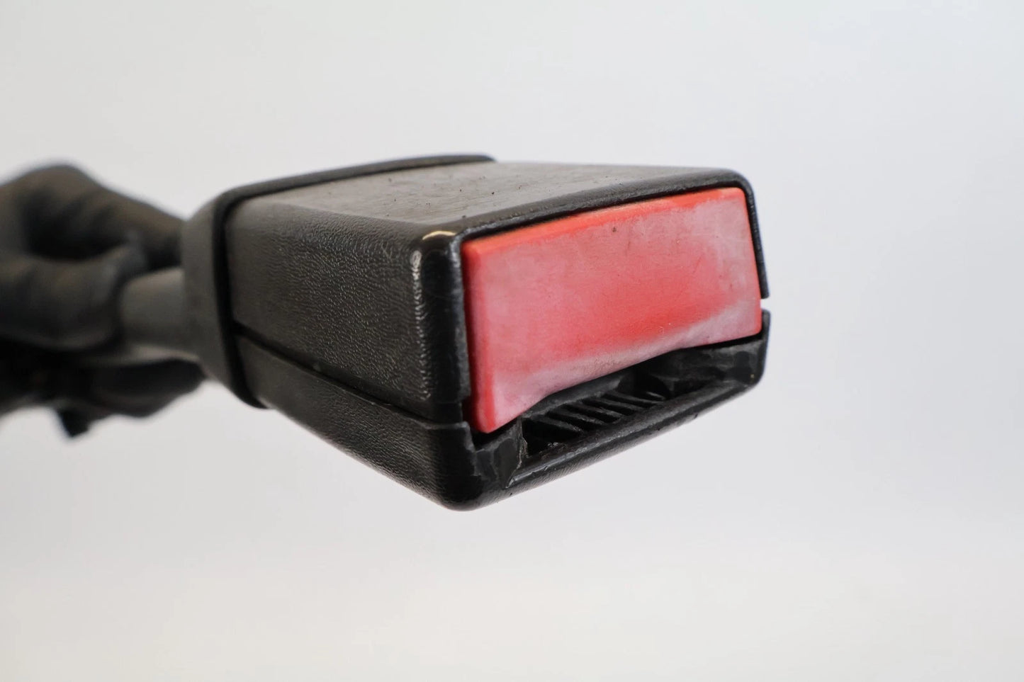 2020-2025 FORD EXPLORER REAR LH DRIVER 2ND ROW SEAT BELT OUTER BUCKLE END OEM