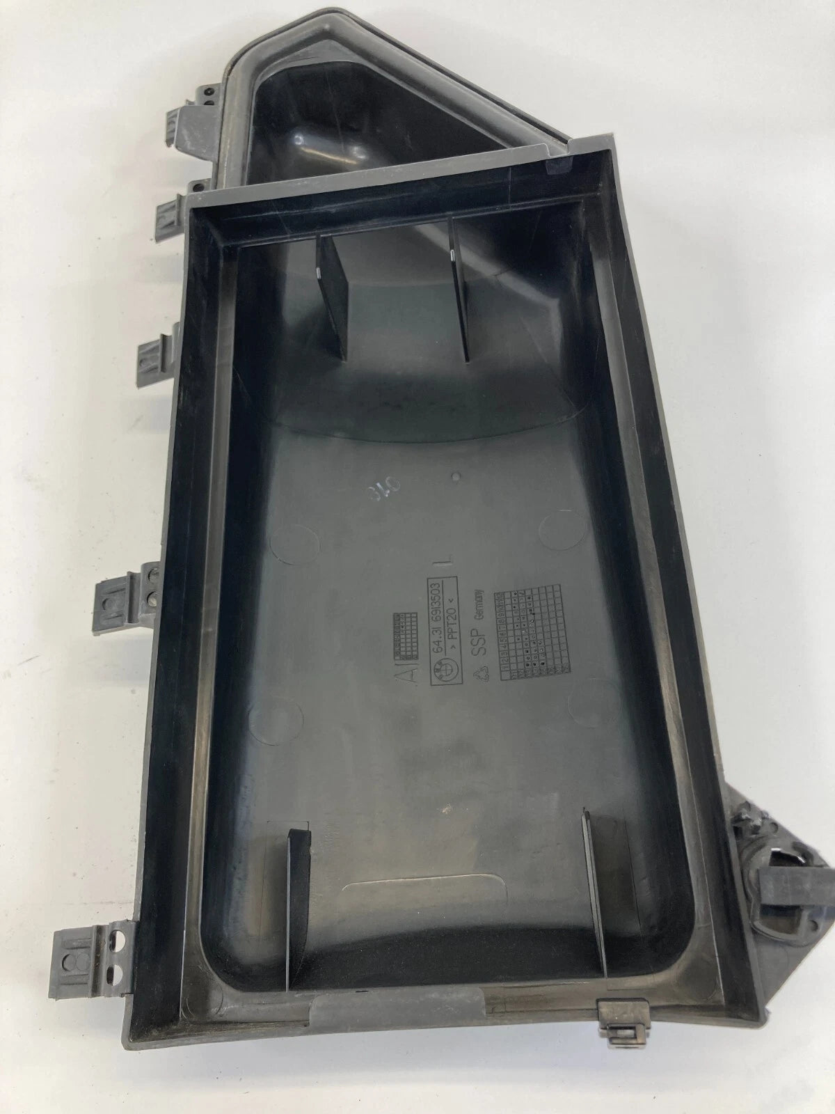 04-07 BMW 530I UNDER HOOD LEFT CABIN AIR MICRO FILTER HOUSING UPPER COVER TRIM