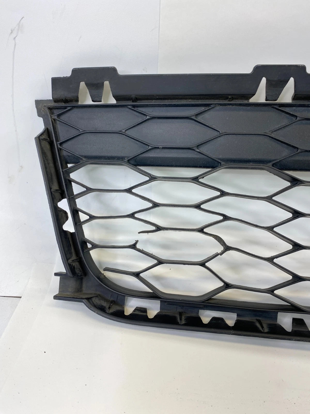 2016-2019 EXPLORER INTERCEPTOR UTILITY FRONT BUMPER LOWER GRILLE FB5Z-17K945-A