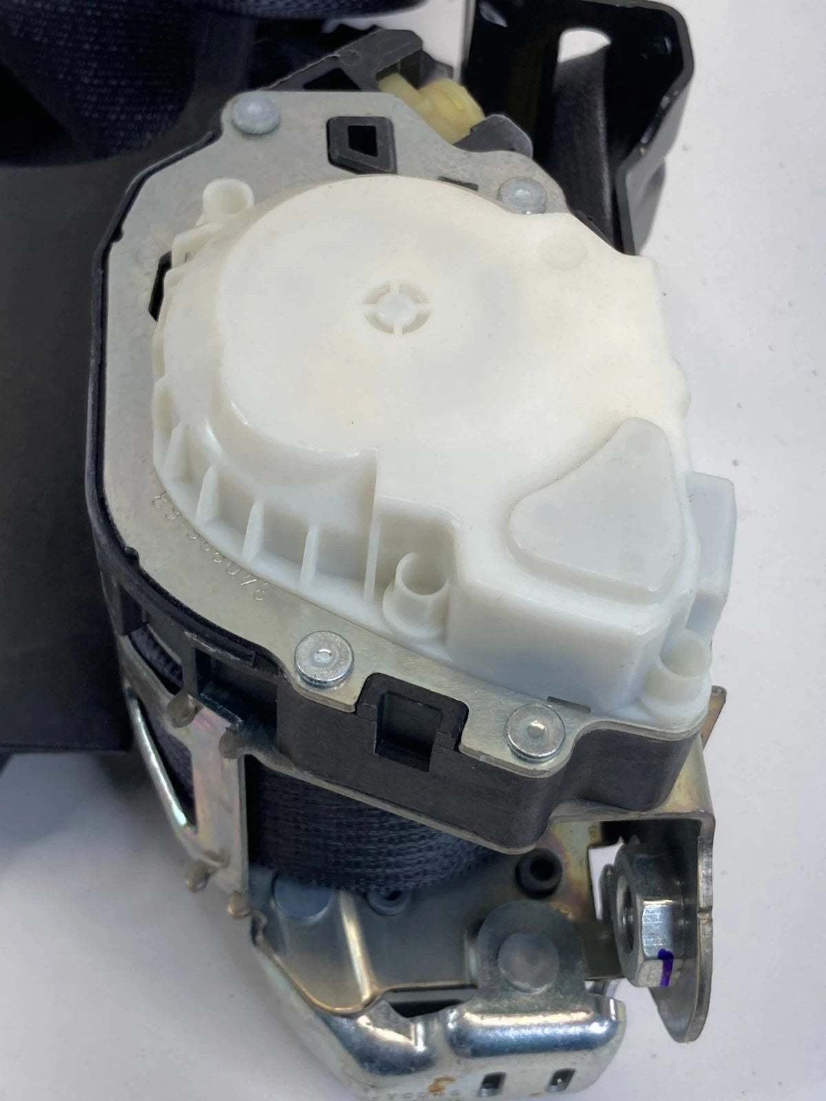 2013-2015 FORD EXPLORER INTERCEPTOR UTILITY FRONT RIGHT SEAT BELT RETRACTOR ASSY