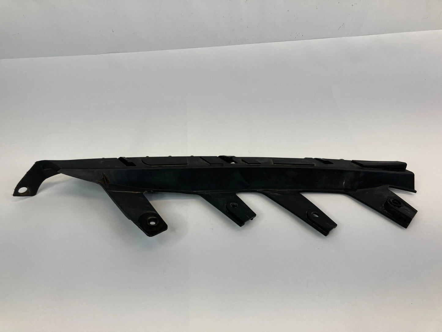 2013-2015 CHEVROLET MALIBU FRONT RIGHT HEADLIGHT BRACKET HOLDER OEM 20809852