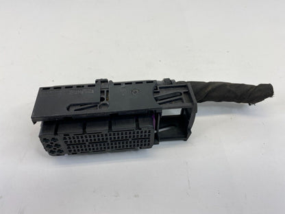 2010 2011 VW Tiguan Engine Computer Control Module Plug Connector 7L0-906-385-A