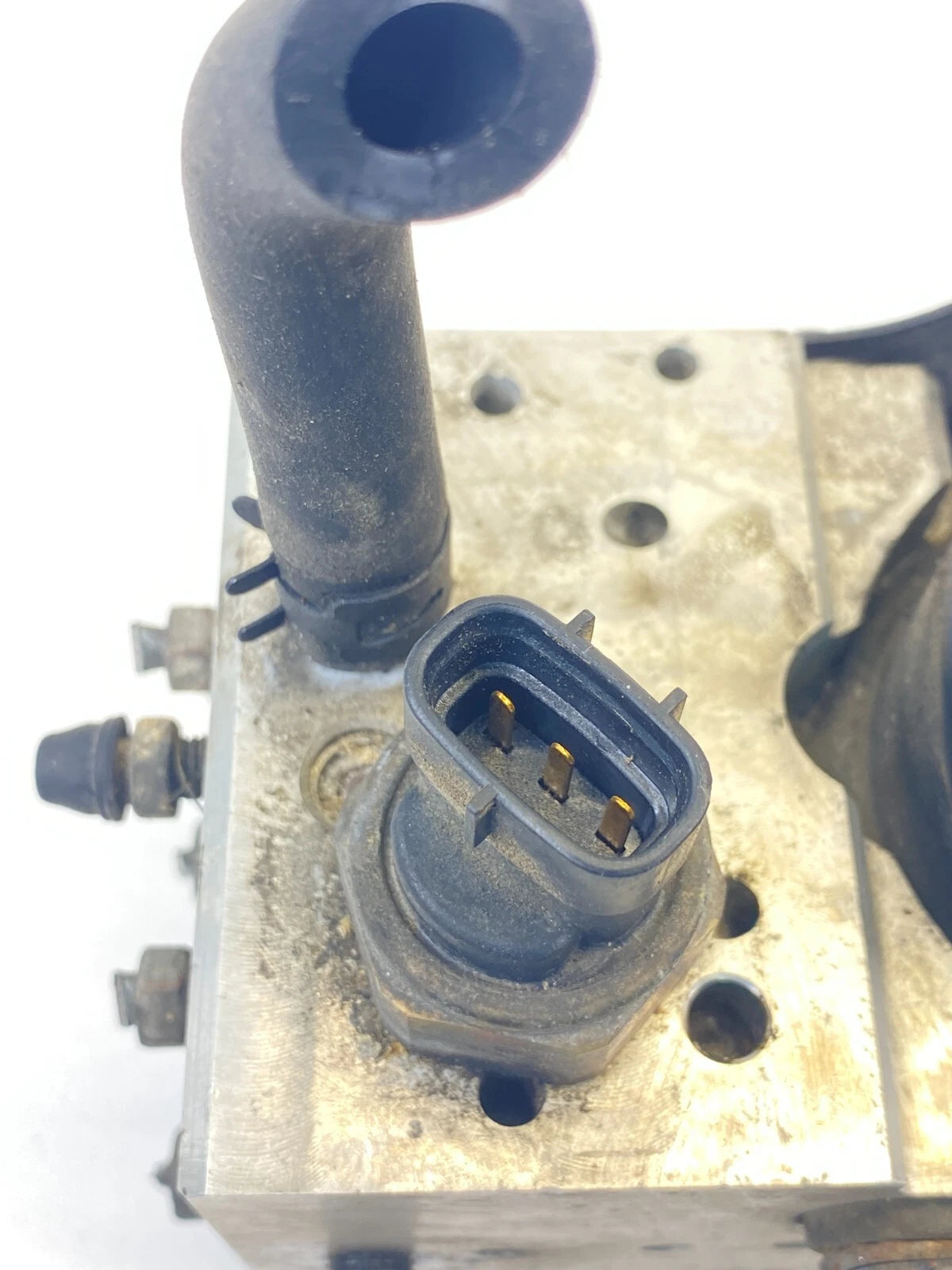 98-00 LEXUS LS400 4.0L V8 AT RWD ABS ANTI LOCK BRAKE PUMP MODULE 133900-001 OEM