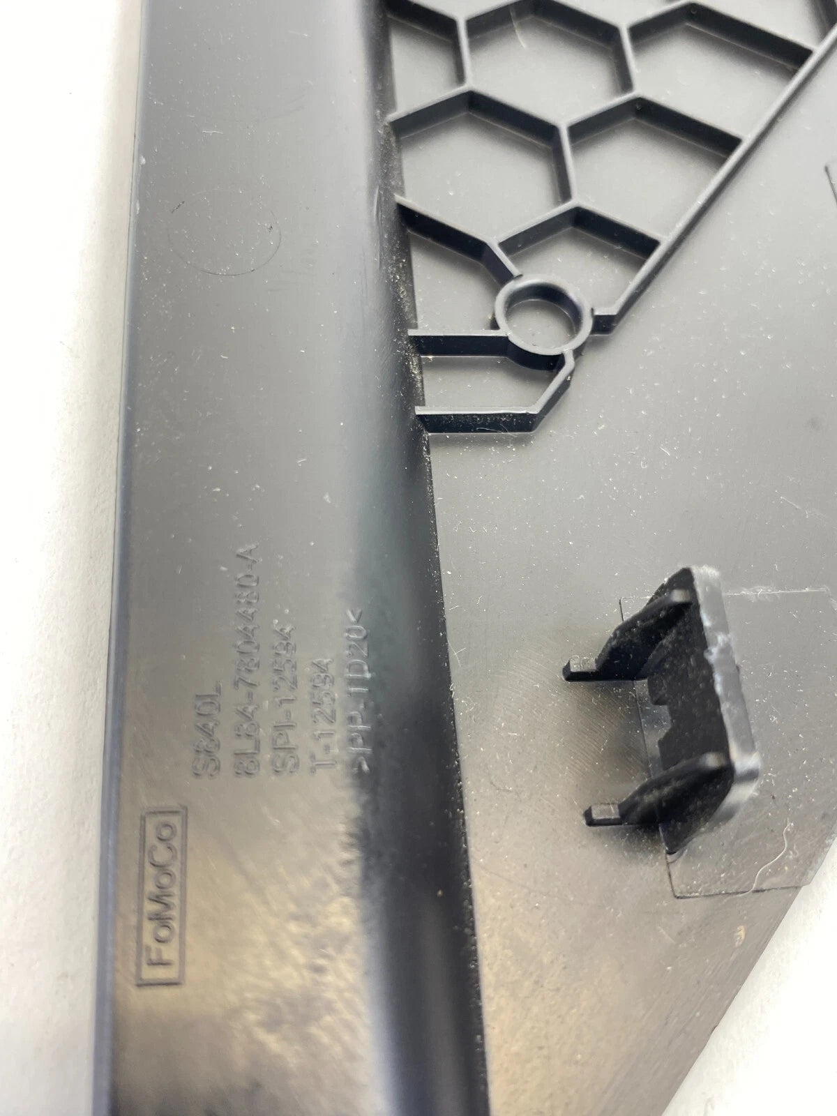 2008-2012 FORD ESCAPE DASH RIGHT PASSENGER END CAP TRIM COVER 8L84-7804480-A OEM