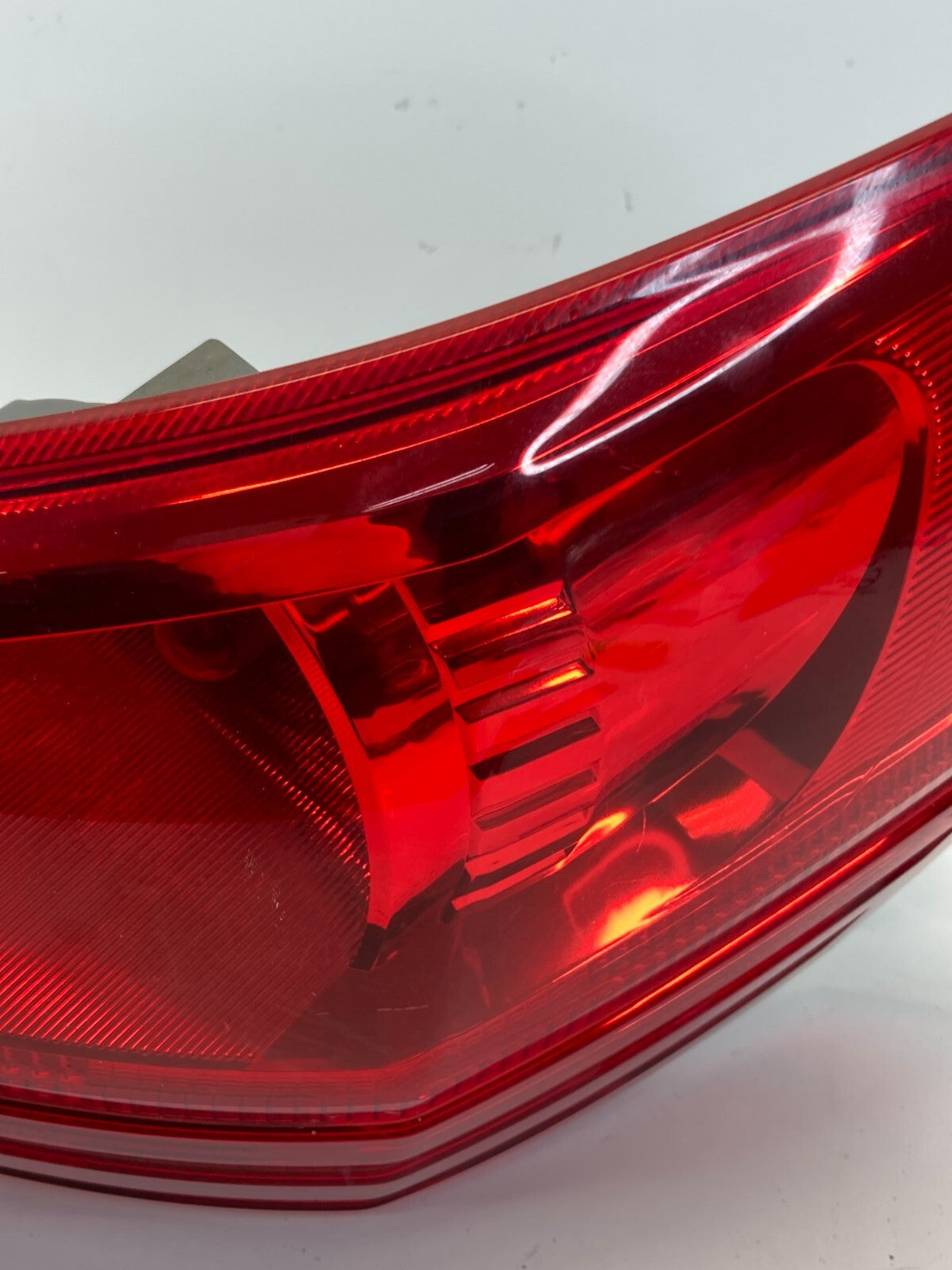 2008-2013 Nissan Rogue Right Passenger Outer Tail Light Lamp Taillight Taillamp