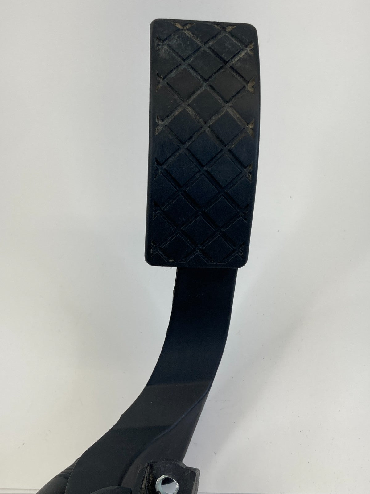 2002 Audi A6 Quattro 3.0L Accelerator Gas Pedal Travel Sensor 8D1-723-523-L OEM