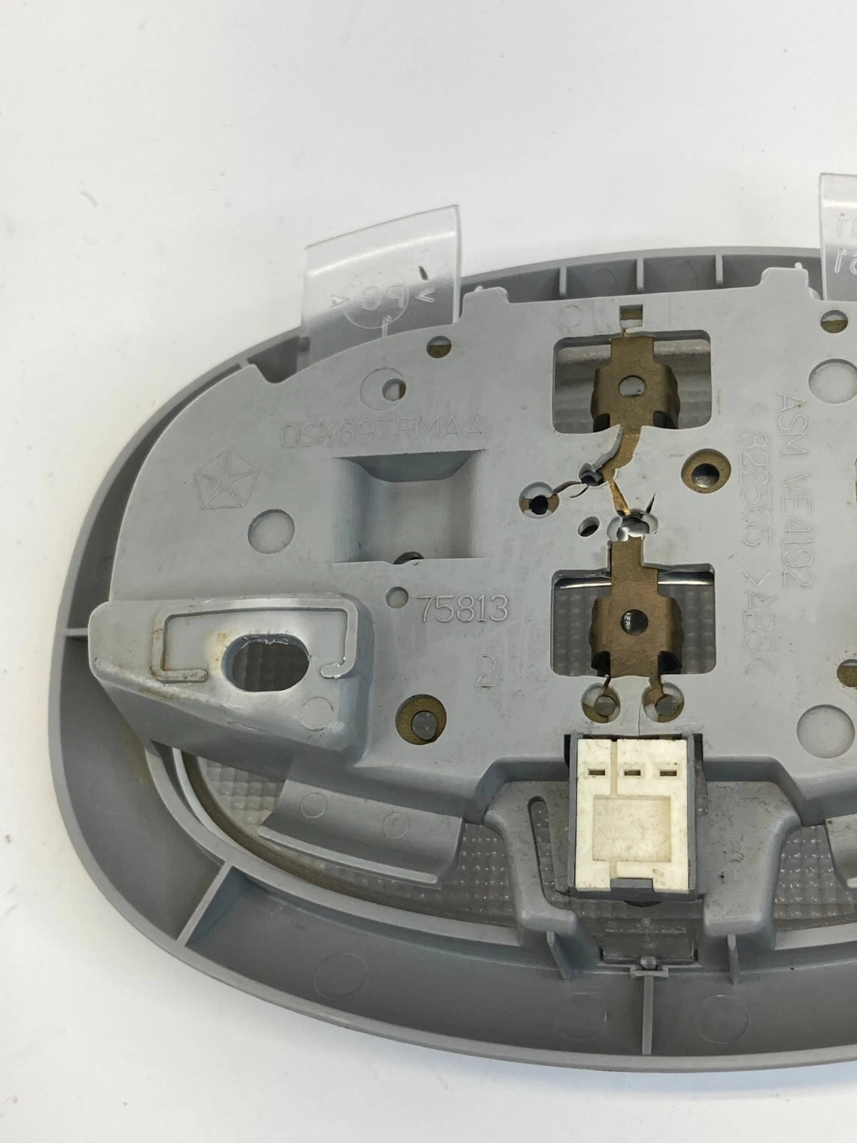 2007-2012 MITSUBISHI GALANT REAR CENTER DOME MAP LIGHT LAMP ASSY L822565 OEM