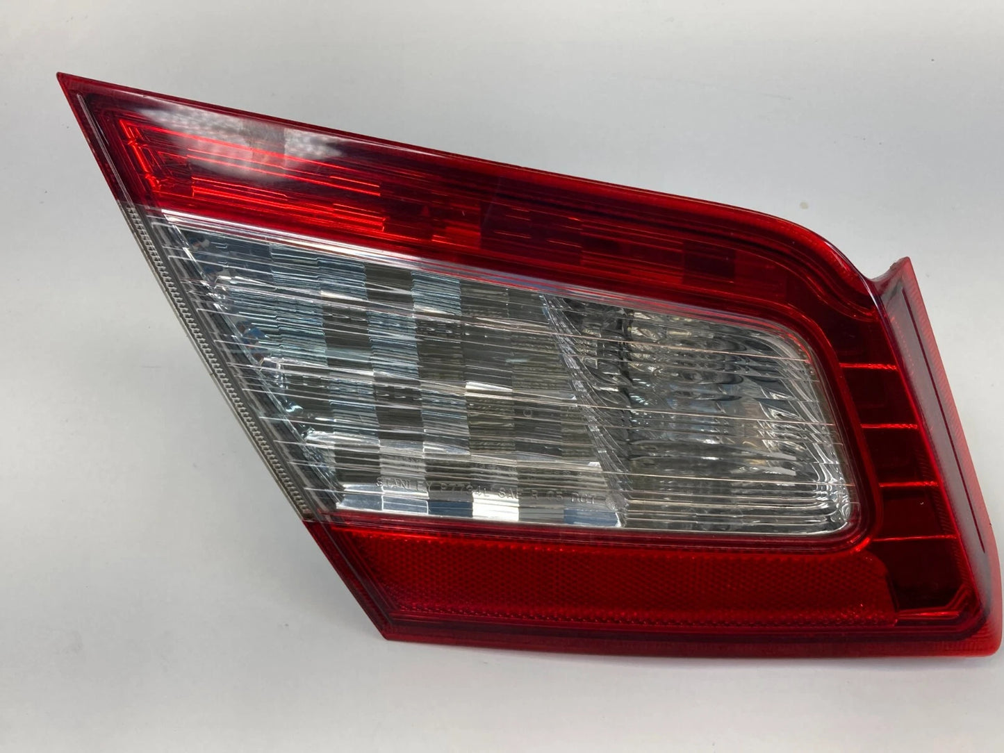 09-12 MITSUBISHI GALANT REAR LEFT TRUNK LID TAIL LIGHT INNER TAILLIGHT 8330A401