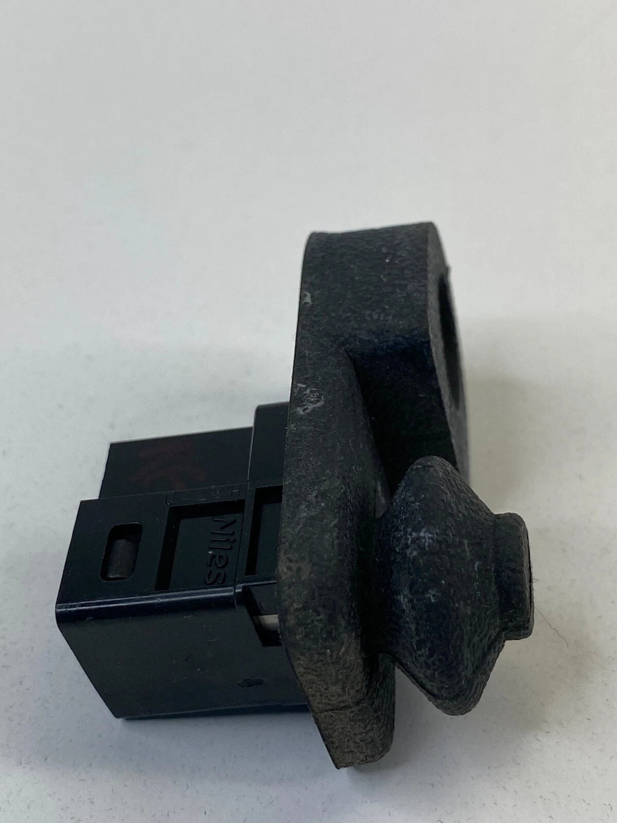 2010-2014 SUBARU OUTBACK LEGACY FRONT RIGHT DOOR AJAR JAMB SENSOR SWITCH OEM
