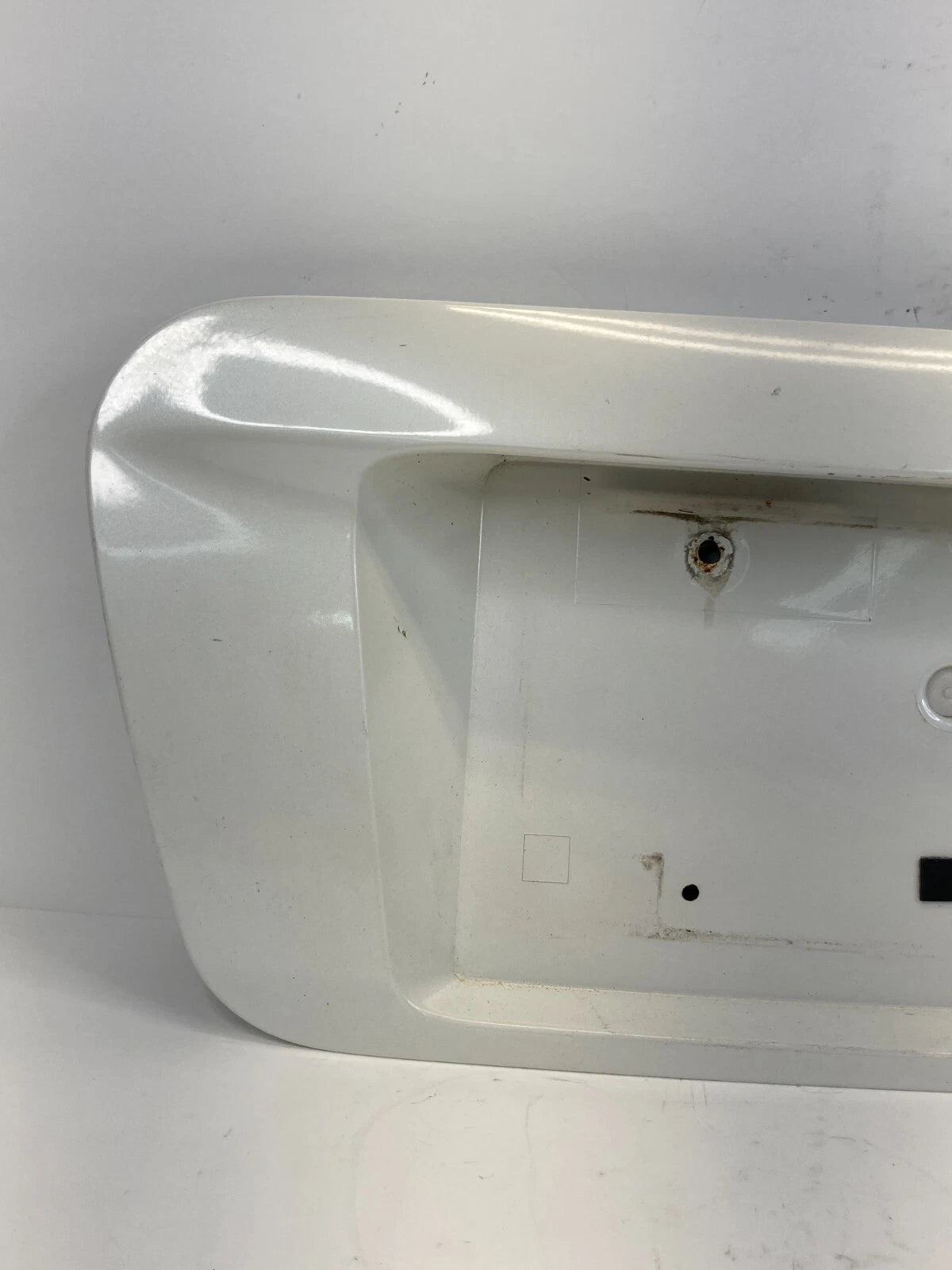 2005 2006 05 06 NISSAN ALTIMA REAR TRUNK LICENSE PLATE HOLDER GARNISH MOLDING