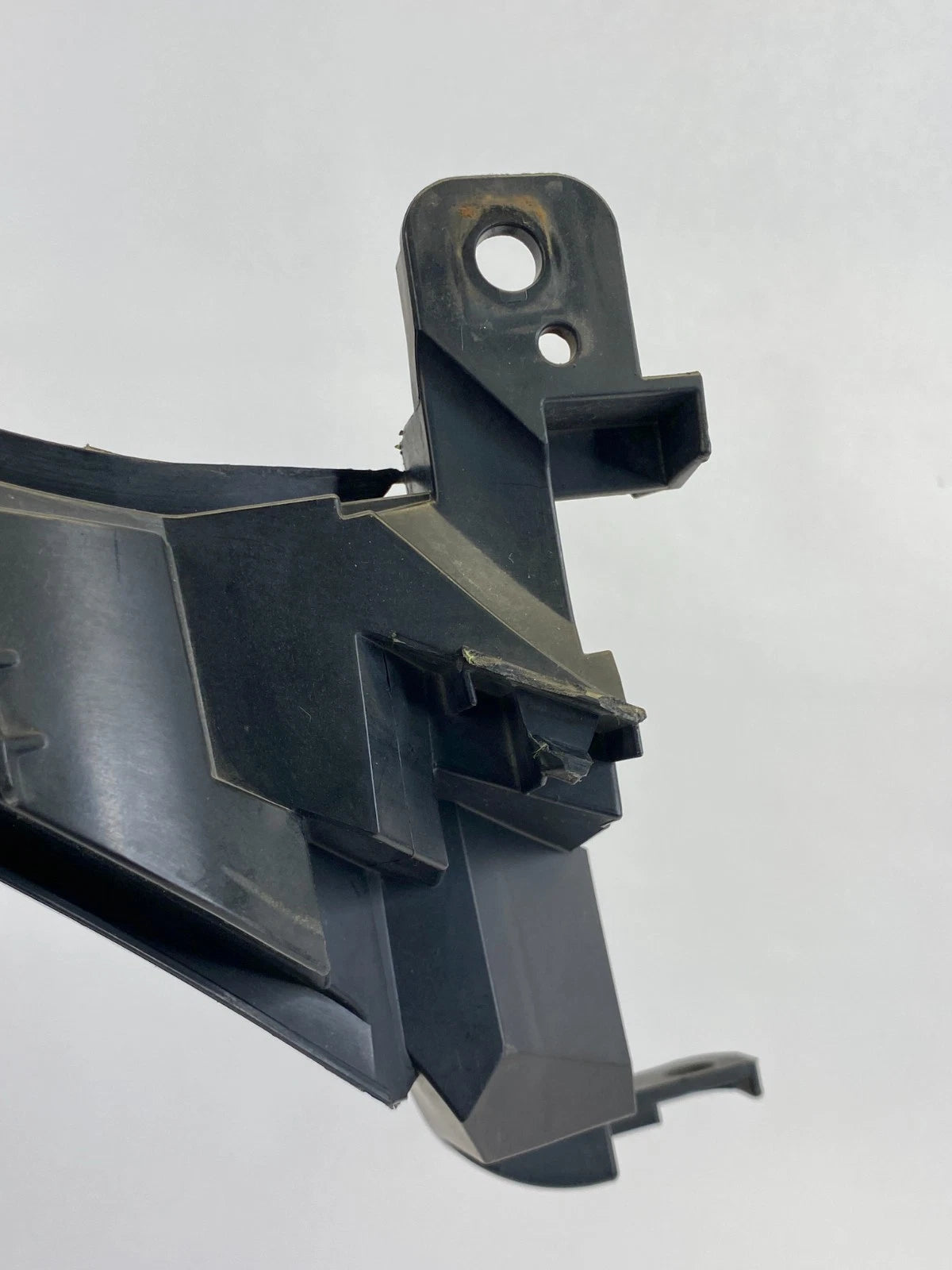 2007-2011 HONDA CR-V FRONT BUMPER UPPER SUPPORT BRACKET RIGHT PASSENGER SIDE OEM