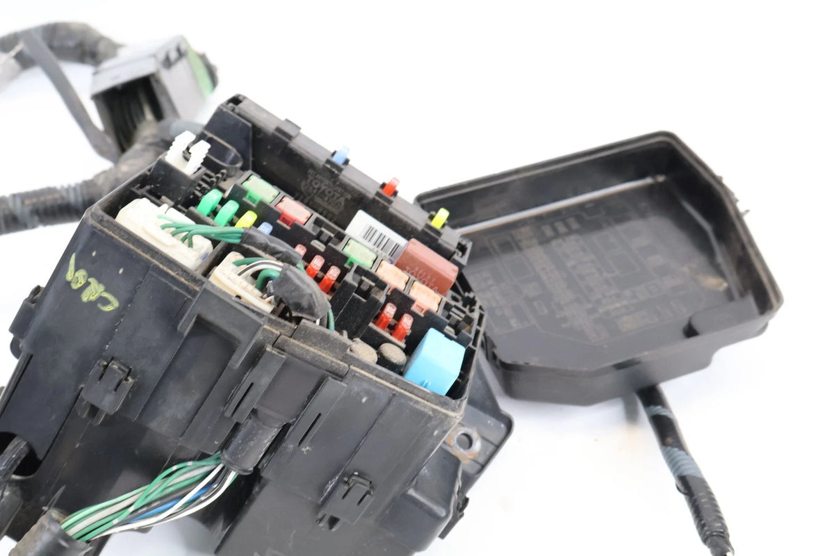 2007-2012 TOYOTA YARIS 1.5L L4 A/T ENGINE COMPARTMENT FUSE BOX JUNCTION BLOCK