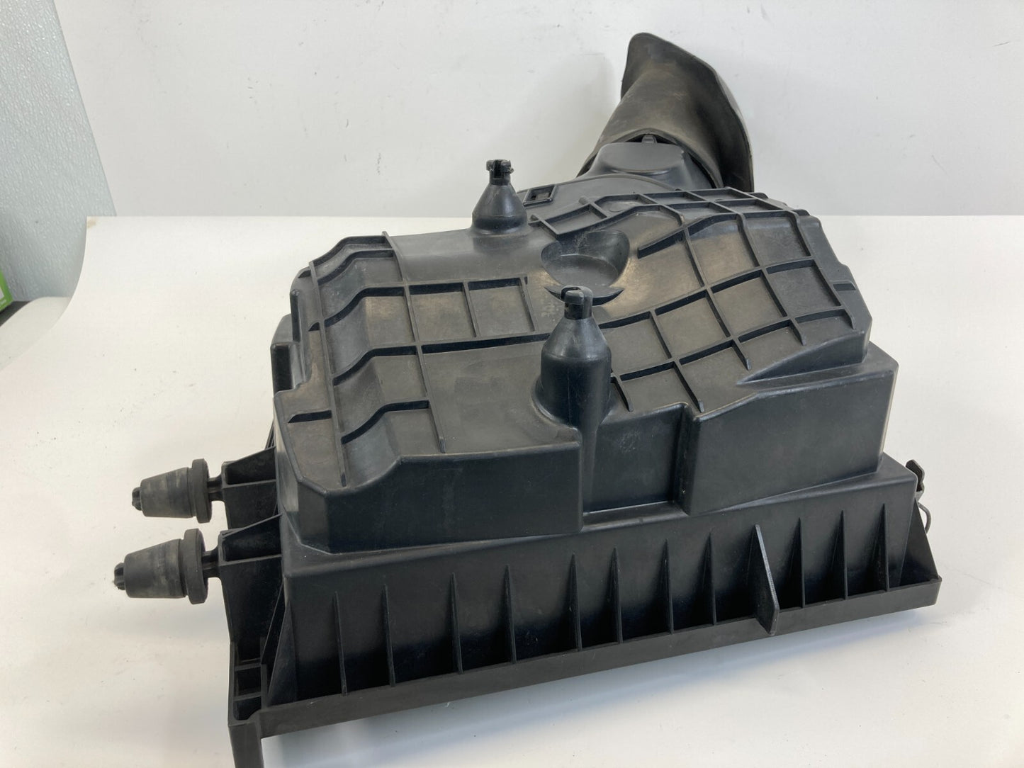 2006-2010 Ford Explorer 4.0L V6 Air Cleaner Intake Box Lower Cover 6L2U-9A612AD