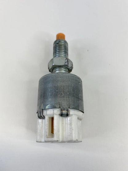 04-08 TOYOTA PRIUS 05-09 HIGHLANDER 3.3L 24V BRAKE LIGHT STOP LAMP SENSOR SWITCH