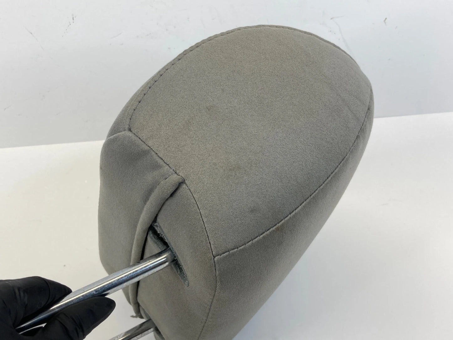 2007-2009 HYUNDAI SANTA FE FRONT LEFT DRIVER SIDE SEAT HEADREST HEAD REST OEM
