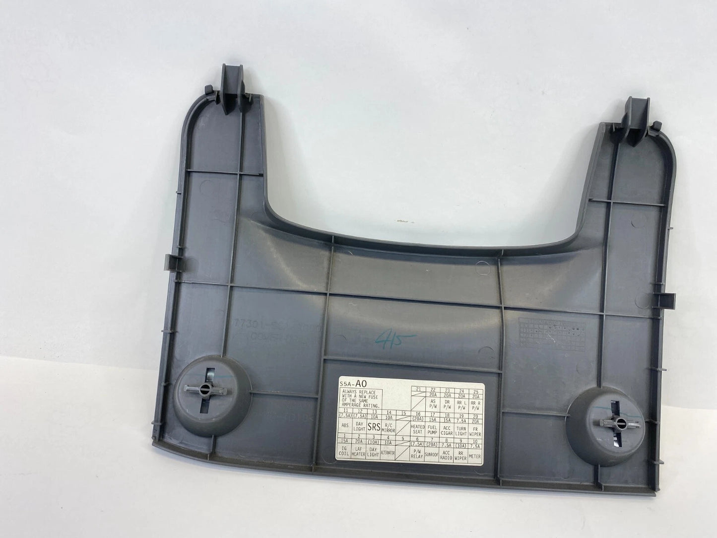 2001-2005 HONDA CIVIC LEFT LOWER INTERIOR FUSE ACCESS PANEL COVER 77301S5AA000