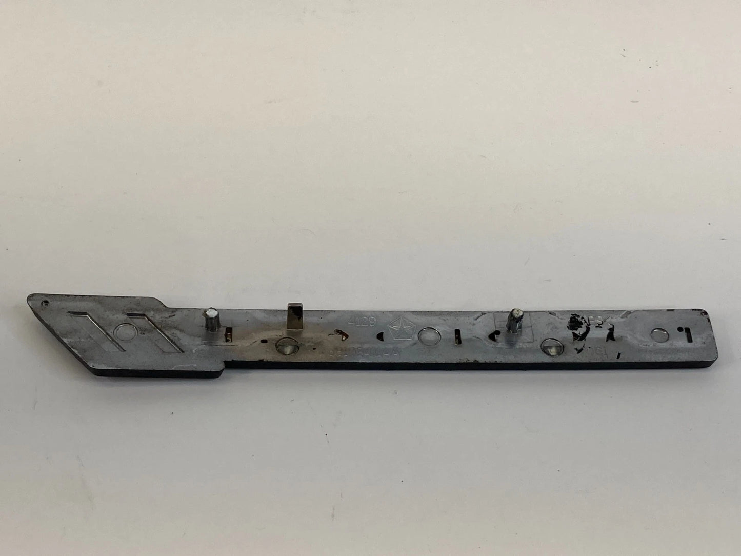 13 14 15 16 Dodge Dart Front Emblem Grille Badge Logo Assembly 68103411AA OEM