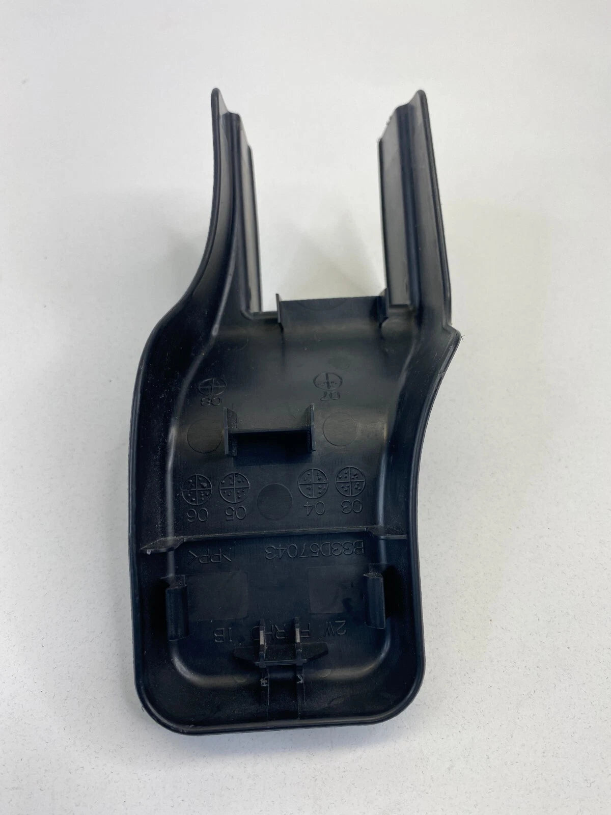 07-09 MAZDA 3 MAZDA3 SEDAN FRONT RIGHT SIDE SEAT TRIM RAIL CAP COVER B33D57043