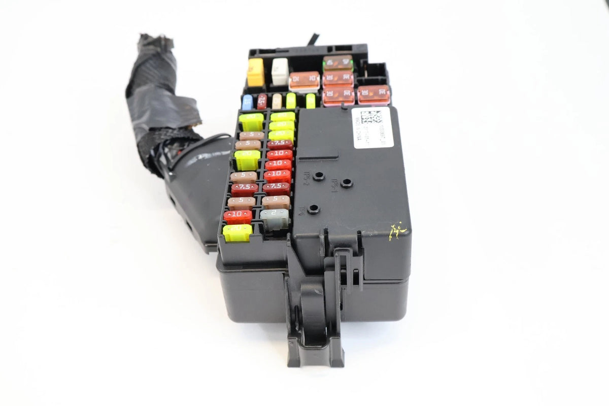 17 18 CHEVY CRUZE 1.4L INTERIOR CABIN FUSE BOX RELAY JUNCTION BLOCK 13367497 OEM