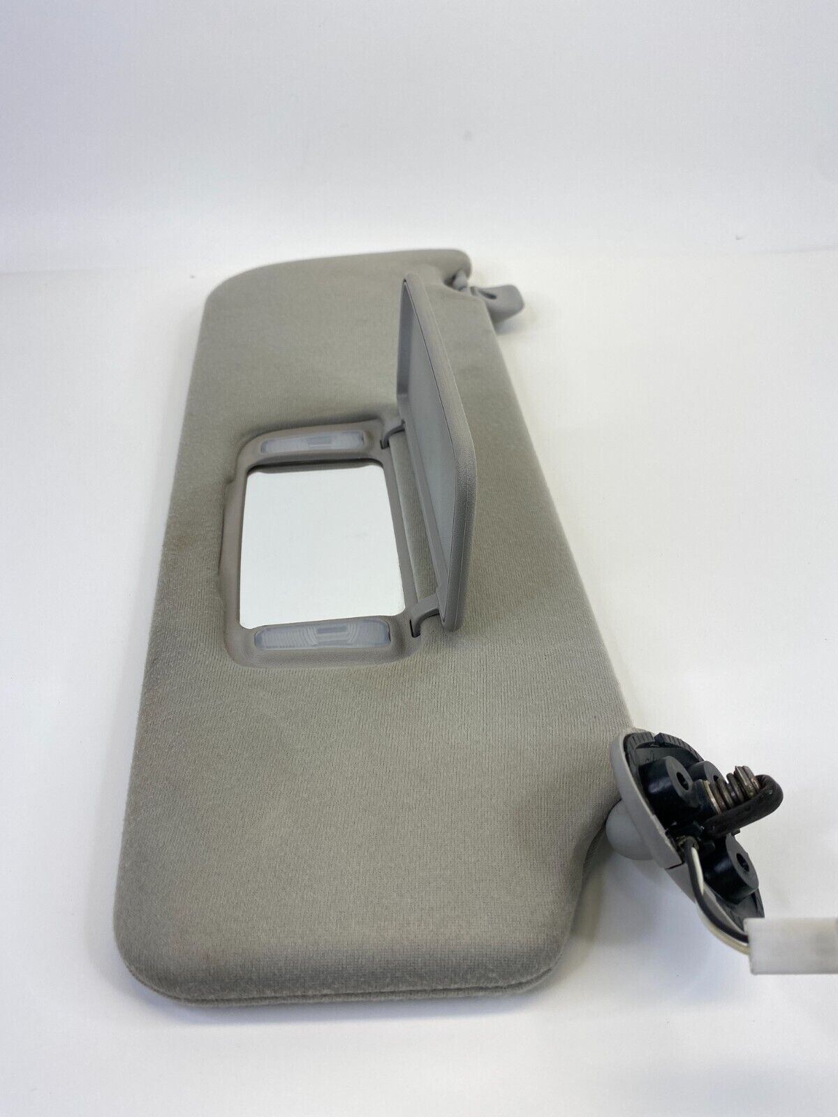 2005-2010 Toyota Sienna Roof Right Passenger Sunvisor Sun Visor Shade Cloth