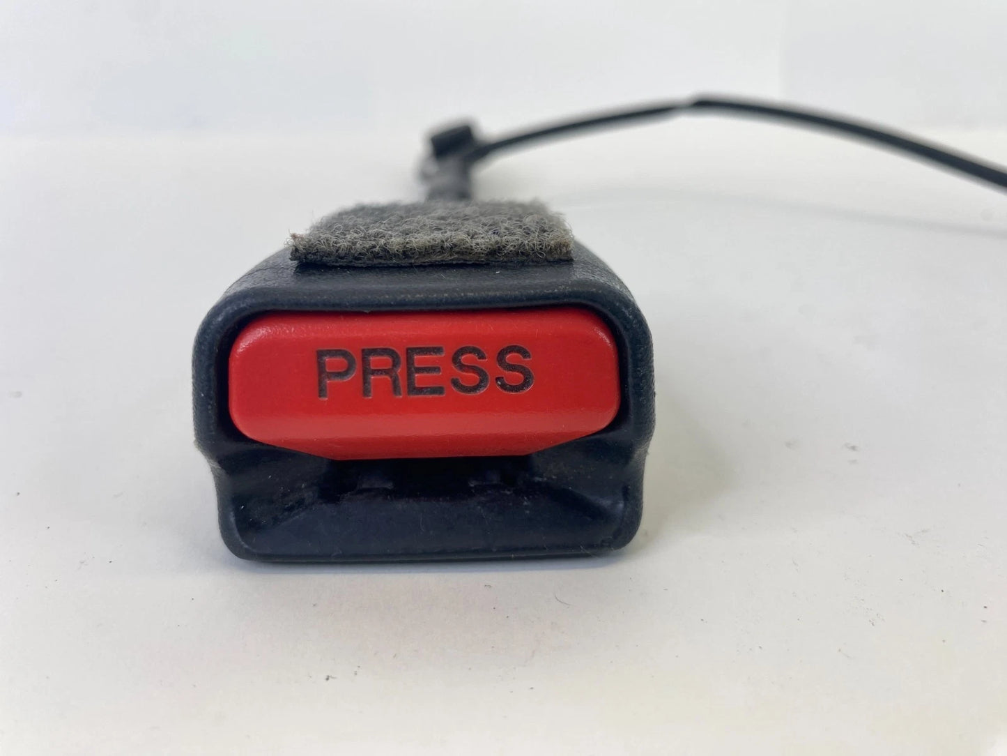 2013 13 DODGE DART FRONT RIGHT PASSENGER SIDE SEAT BELT BUCKLE ASSY 1SU82DX9 OEM