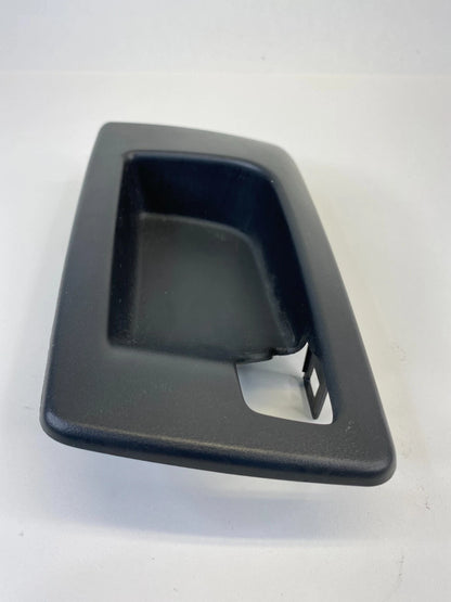 04-06 CADILLAC SRX 03-07 CTS REAR LEFT DOOR INNER HANDLE BEZEL TRIM 25752965 OEM