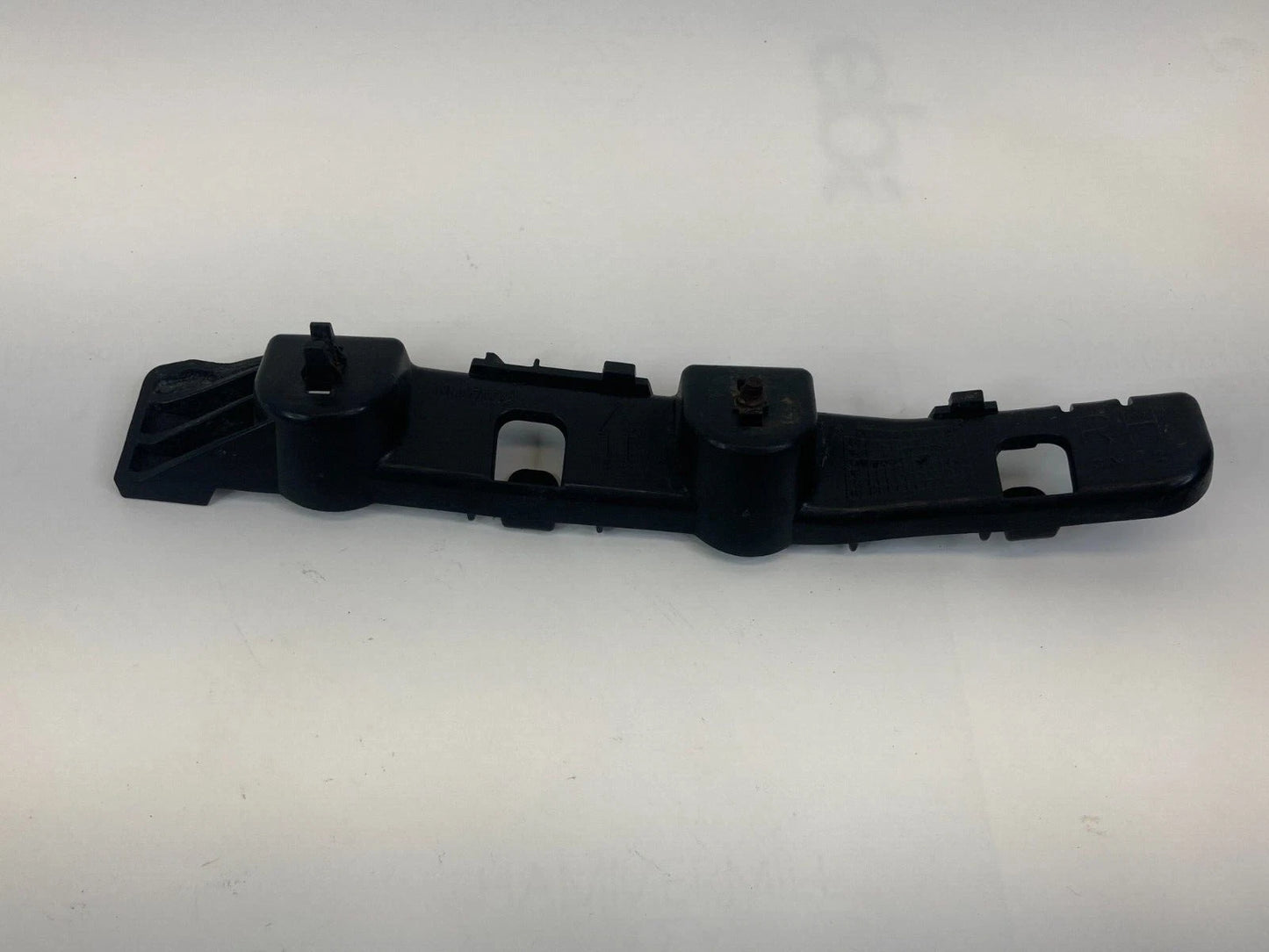 2007-2012 NISSAN ALTIMA SEDAN FRONT RIGHT SIDE BUMPER BRACKET 62220-JA000 OEM