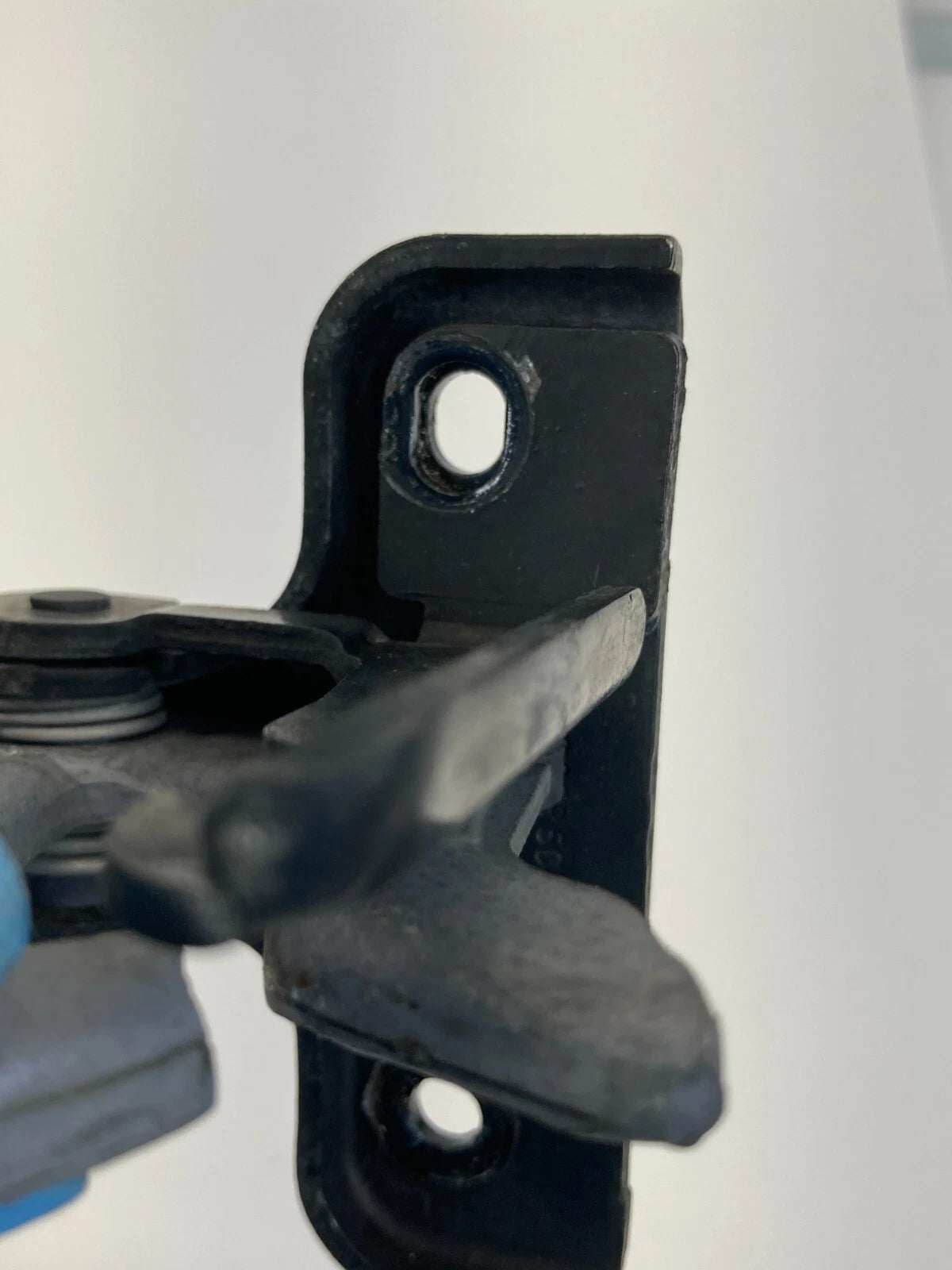 2006 2007 MERCEDES-BENZ ML500 HOOD BONNET SAFETY CATCH LATCH LOCK OEM