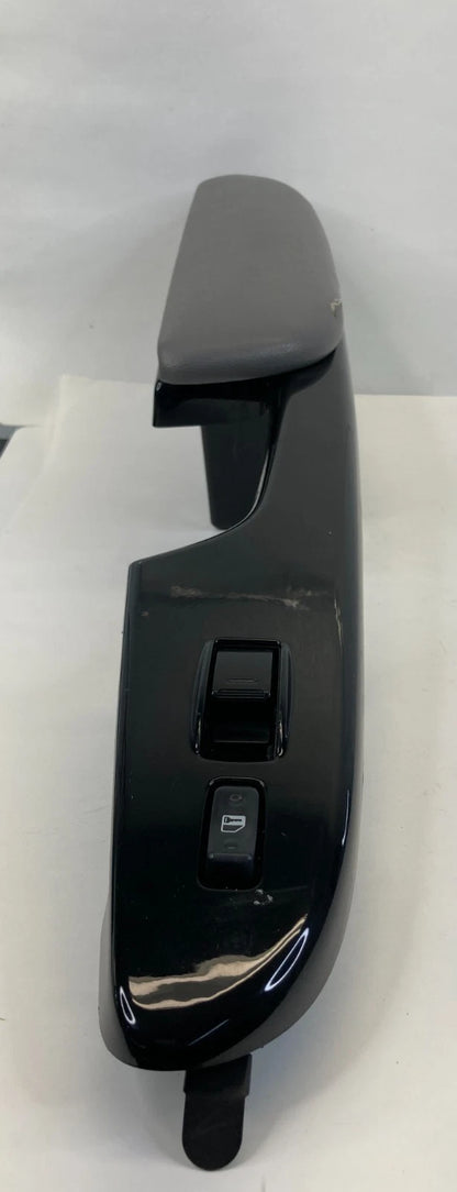 04-10 TOYOTA SIENNA FRONT RIGHT WINDOW SWITCH W/ ARMREST BEZEL 74231AE020 OEM