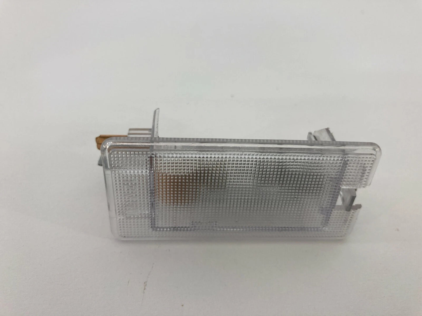 2004 2005 2006 KIA AMANTI REAR CARGO TRUNK DOME LIGHT LAMP ASSEMBLY OEM