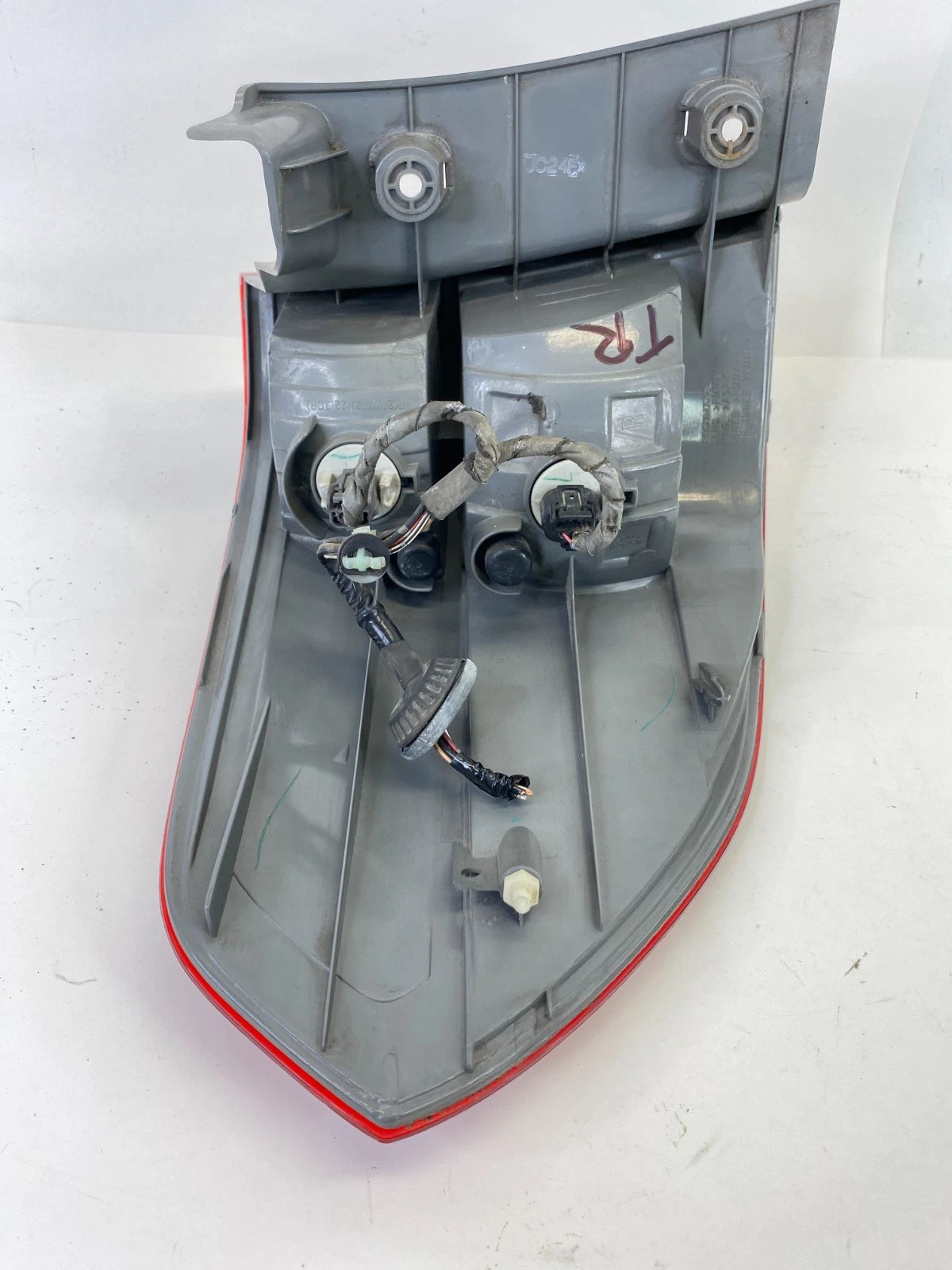 2005-2007 HONDA ODYSSEY RIGHT PASSENGER TAIL LIGHT OUTER TAIL LAMP OEM